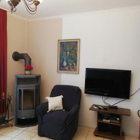 Haus Zur Traube Apartment คล็อตเทน ภายนอก รูปภาพ