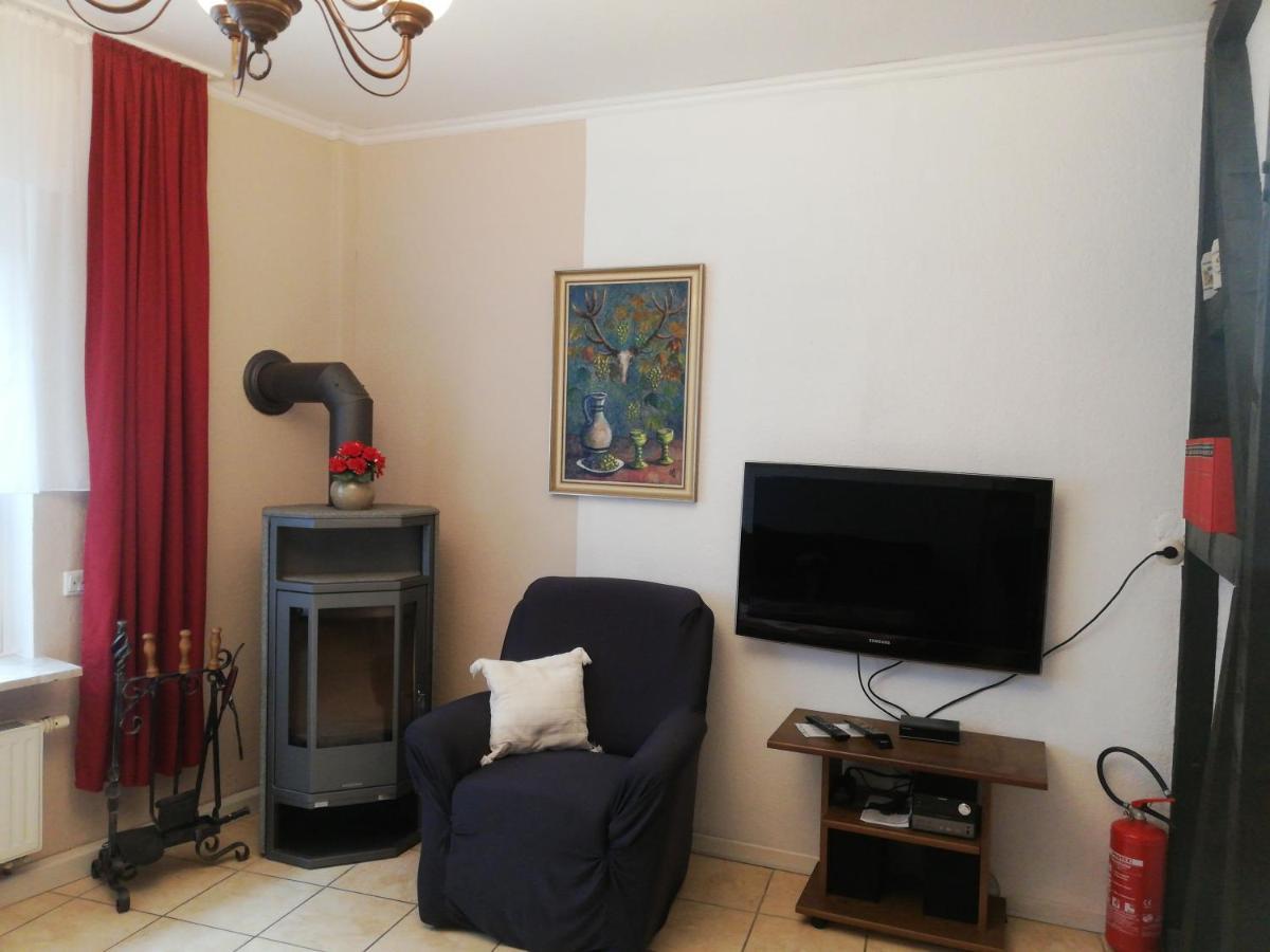 Haus Zur Traube Apartment คล็อตเทน ภายนอก รูปภาพ